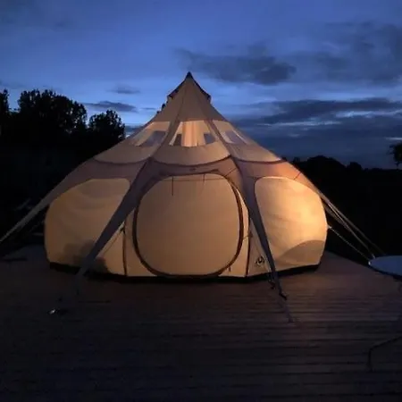 Couette-café Le Castelat De Julienna 3*