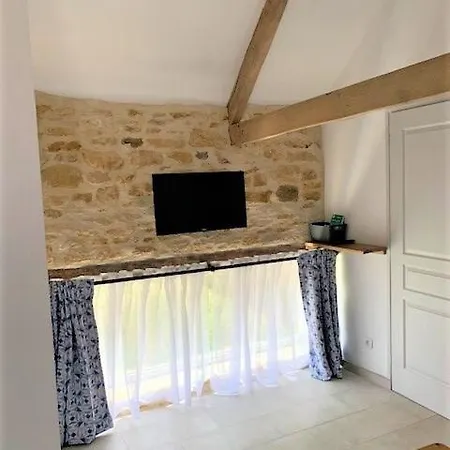 Couette-café Le Castelat De Julienna 3*