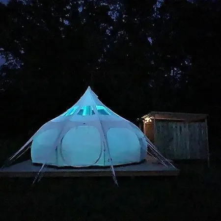 Le Castelat De Julienna 3*