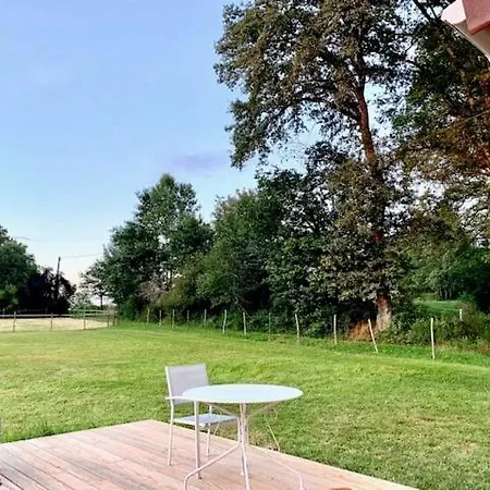 Le Castelat De Julienna Couette-café 3*