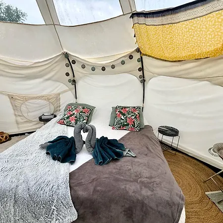 Le Castelat De Julienna Couette-café