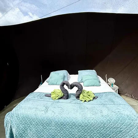 Le Castelat De Julienna Couette-café 3*