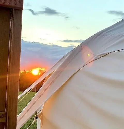 Le Castelat De Julienna Bed and Breakfast