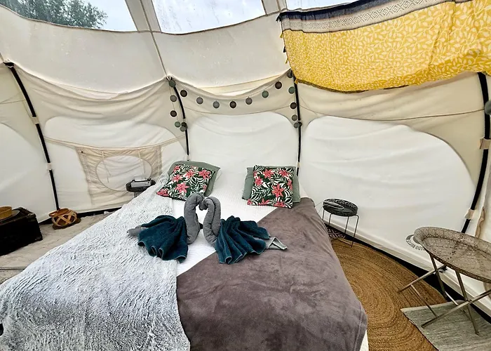 Le Castelat De Julienna Bed and Breakfast